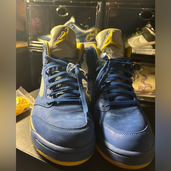 Size 12 - Air Jordan 5 Retro Laney CD2720-400 - Picture 3 of 8